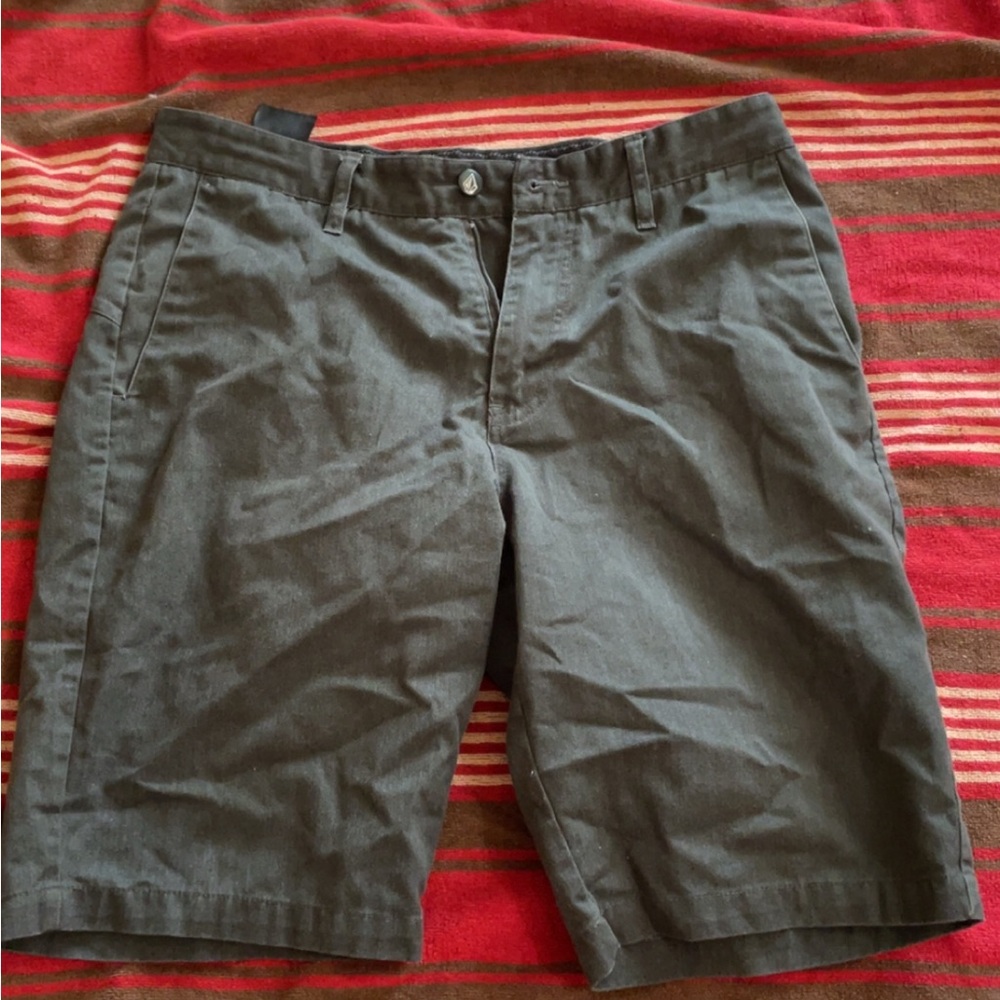 *SOLD ON EBAY* Volcom Men’s Shorts Size 30
